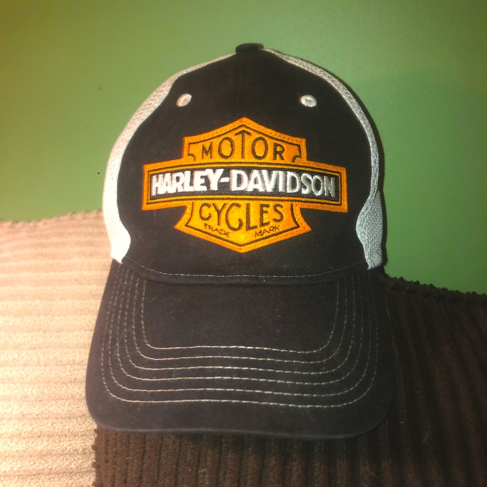 Harley Davidson hat size large